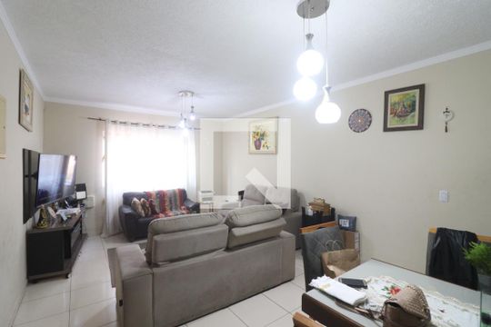 Casa à venda com 5 quartos, 220m² em Vila Carbone, São Paulo