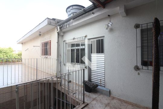Quintal  de casa à venda com 5 quartos, 220m² em Vila Carbone, São Paulo