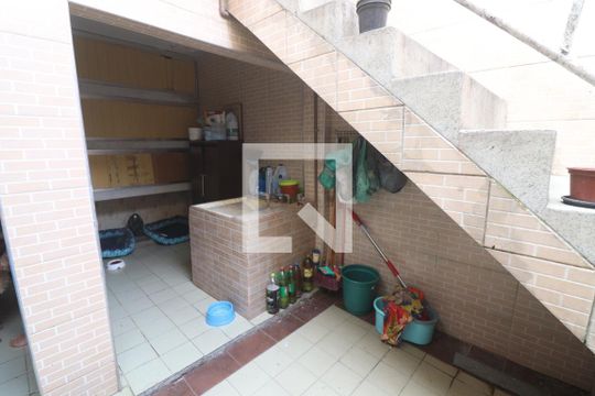 Área de Serviço de casa à venda com 5 quartos, 220m² em Vila Carbone, São Paulo