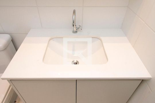 Banheiro de apartamento para alugar com 2 quartos, 34m² em Vila Buarque, São Paulo