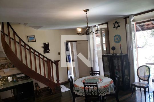 Casa à venda com 4 quartos, 340m² em Botafogo, Rio de Janeiro