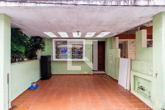 Fachada de casa à venda com 3 quartos, 116m² em Vila Cláudia, São Paulo
