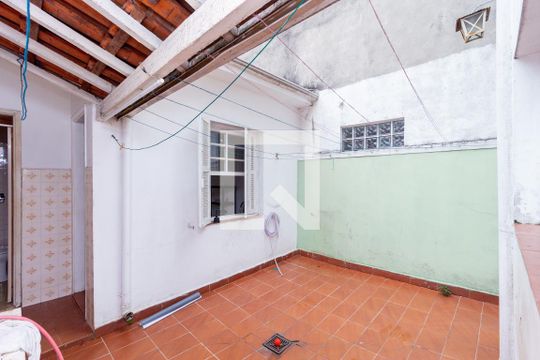 Quintal de casa à venda com 3 quartos, 116m² em Vila Cláudia, São Paulo