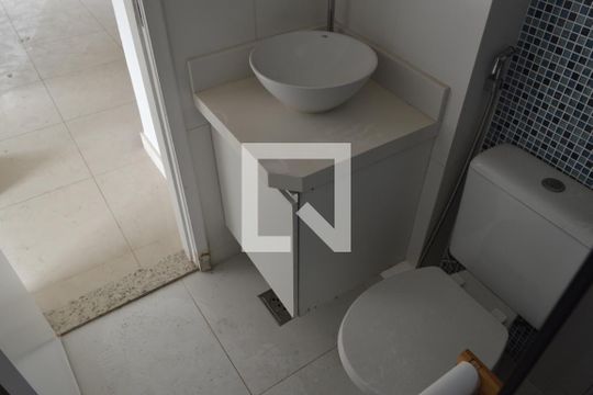 Banheiro de apartamento à venda com 2 quartos, 47m² em Pechincha, Rio de Janeiro