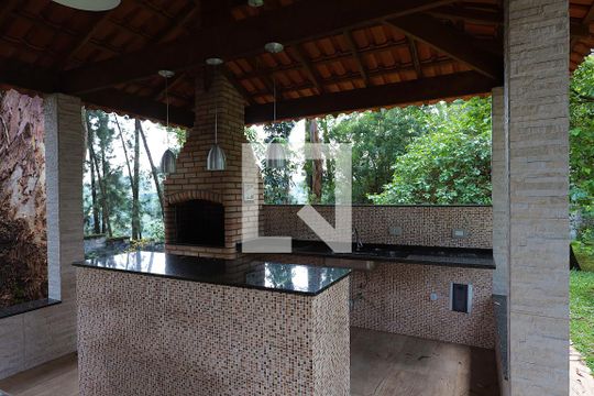 Área comum - churrasqueira de apartamento para alugar com 2 quartos, 65m² em Granja Viana Ii, Cotia