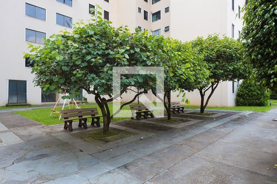 Área comum - banquinhos de apartamento para alugar com 2 quartos, 65m² em Granja Viana Ii, Cotia
