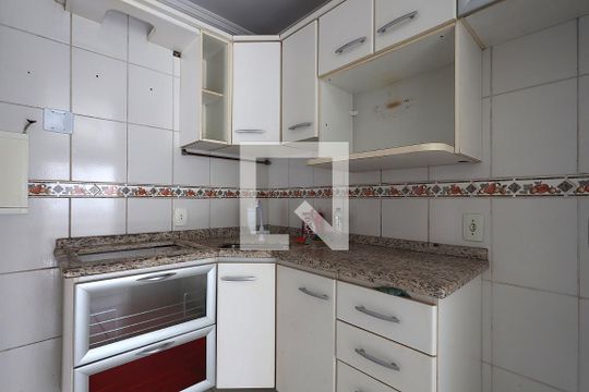 Cozinha de apartamento para alugar com 2 quartos, 65m² em Granja Viana Ii, Cotia