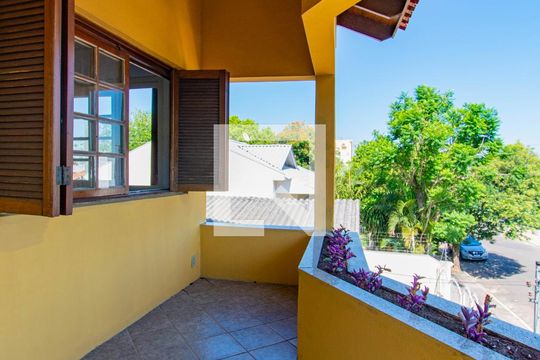 varanda de casa à venda com 2 quartos, 200m² em Nossa Senhora das Gracas, Canoas