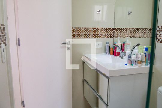 Banheiro Social de apartamento à venda com 2 quartos, 58m² em Vila Santa Teresa, Santo André