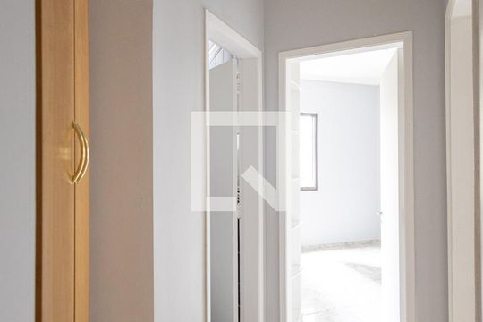 Corredor de apartamento à venda com 3 quartos, 70m² em Vila Gomes Cardim, São Paulo