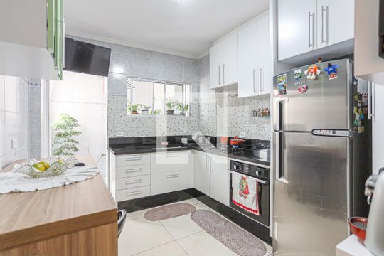 Cozinha de apartamento para alugar com 2 quartos, 58m² em Jaguaribe, Osasco