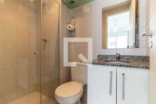 Banheiro de kitnet/studio para alugar com 1 quarto, 30m² em Vila Buarque, São Paulo