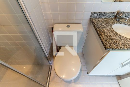 Banheiro de kitnet/studio para alugar com 1 quarto, 30m² em Vila Buarque, São Paulo