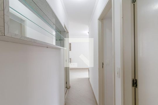 Corredor de apartamento à venda com 2 quartos, 48m² em Vila Liviero, São Paulo