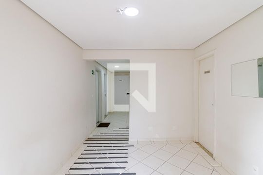 Hall de Entrada de apartamento à venda com 2 quartos, 48m² em Vila Liviero, São Paulo