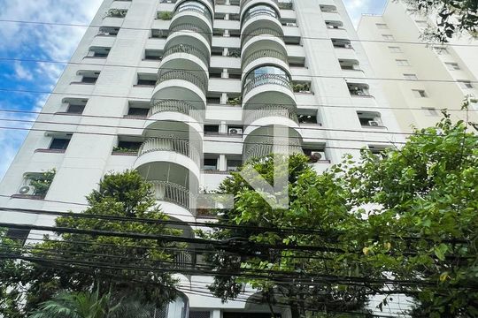 Fachada de apartamento para alugar com 3 quartos, 188m² em Indianópolis, São Paulo