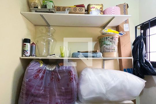 Quarto de Serviço de apartamento para alugar com 3 quartos, 188m² em Indianópolis, São Paulo