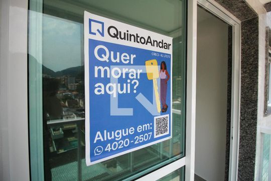 Plaquinha de apartamento para alugar com 2 quartos, 60m² em Tijuca, Rio de Janeiro