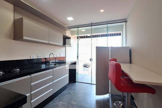 Cozinha 2 de casa à venda com 4 quartos, 289m² em Parque Oratório, Santo André