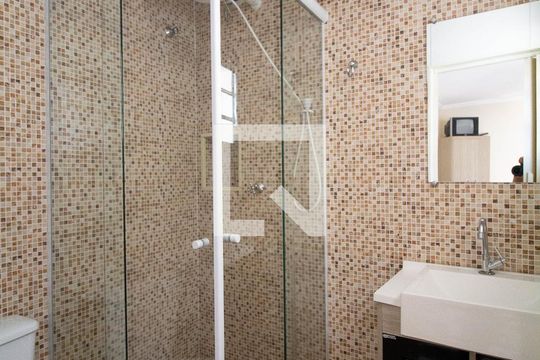 Banheiro de casa para alugar com 1 quarto, 35m² em Jardim Norma, São Paulo