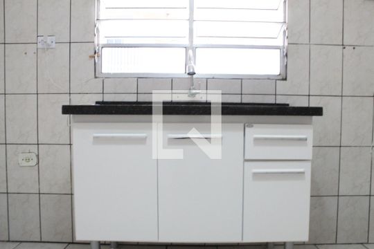 Cozinha de casa para alugar com 2 quartos, 60m² em Vila Nova Curuçá, São Paulo