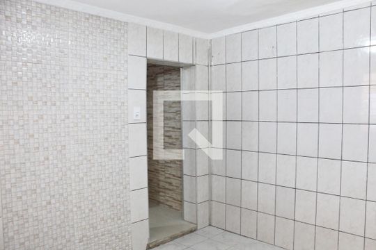 Cozinha de casa para alugar com 2 quartos, 60m² em Vila Nova Curuçá, São Paulo