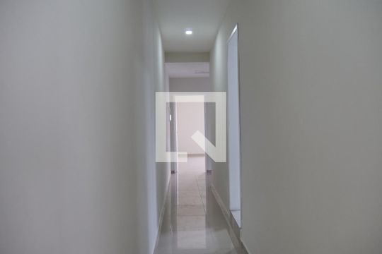 Corredor/Escada de casa para alugar com 3 quartos, 376m² em Parque Bandeirante, Santo André