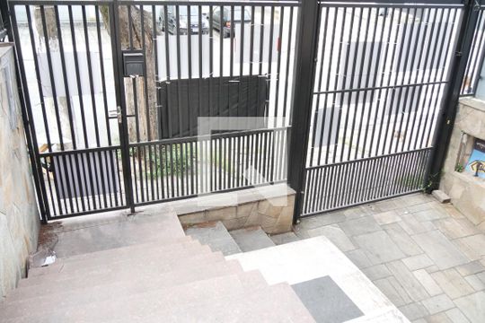 Quintal de casa para alugar com 3 quartos, 376m² em Parque Bandeirante, Santo André