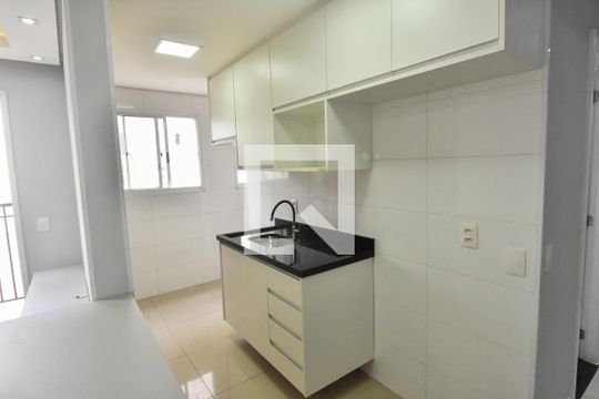 Cozinha de apartamento para alugar com 2 quartos, 47m² em Parque São Lourenço, São Paulo