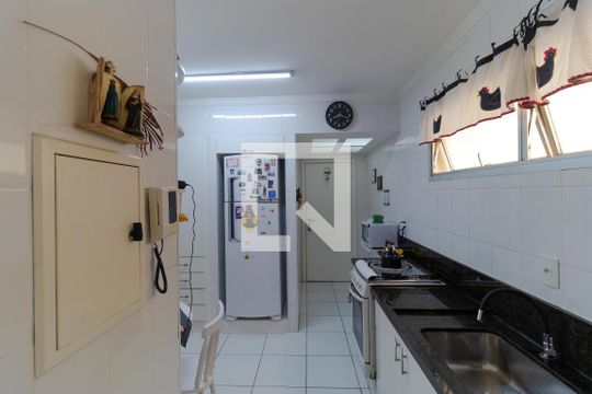 Cozinha de apartamento à venda com 3 quartos, 110m² em Cambuí, Campinas