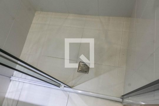 Banheiro da Suíte 3 de apartamento para alugar com 3 quartos, 86m² em Balneario Cidade Atlantica, Guarujá