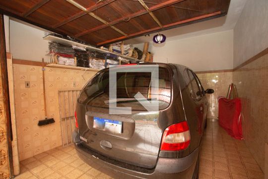 Garagem de casa à venda com 3 quartos, 200m² em Vila Primavera, São Paulo