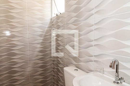 Banheiro da Suíte 1 de casa de condomínio à venda com 2 quartos, 80m² em Jardim Brasil (zona Norte), São Paulo