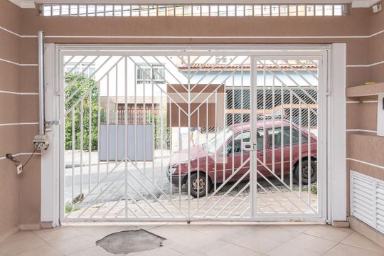 Garagem de casa à venda com 3 quartos, 220m² em Torres Tibagy, Guarulhos