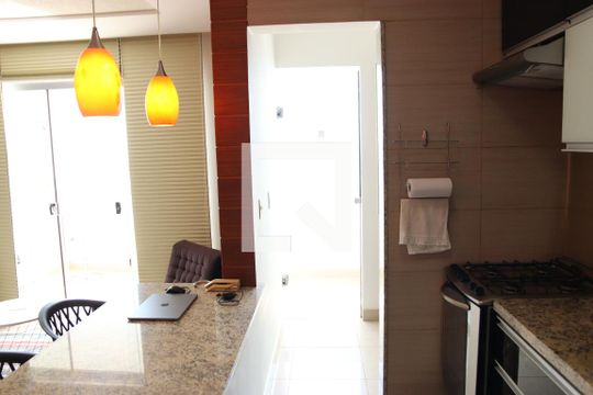 Cozinha de apartamento para alugar com 1 quarto, 57m² em Jardim Goiás, Goiânia