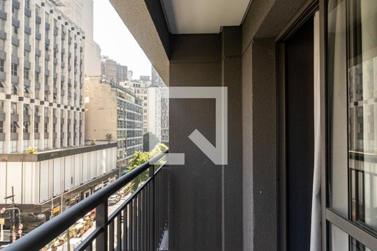 Varanda de kitnet/studio para alugar com 1 quarto, 22m² em República, São Paulo