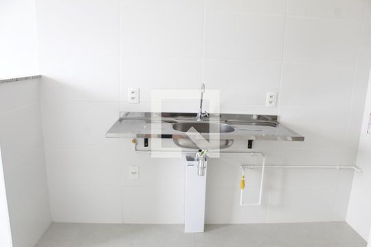 Sala/Cozinha de apartamento para alugar com 2 quartos, 32m² em Vila Nova Curuçá, São Paulo