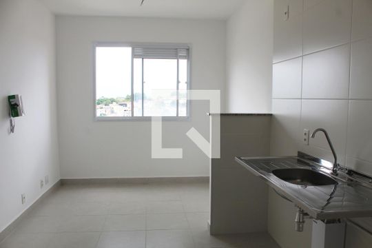 Sala/Cozinha de apartamento para alugar com 2 quartos, 32m² em Vila Nova Curuçá, São Paulo