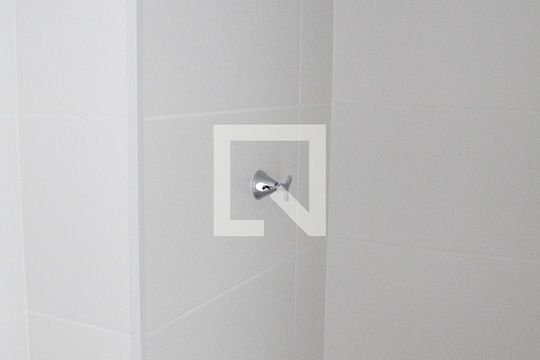 Banheiro de apartamento para alugar com 2 quartos, 32m² em Vila Nova Curuçá, São Paulo