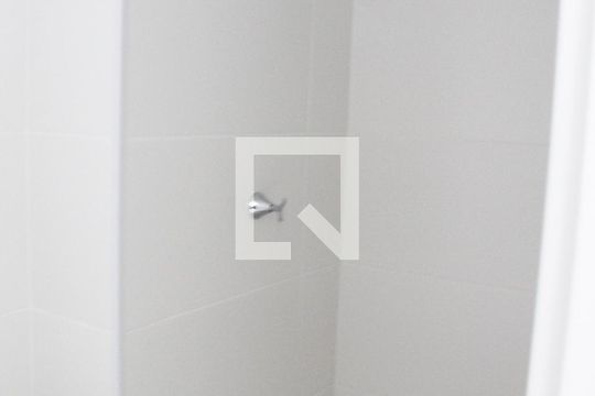 Banheiro de apartamento para alugar com 2 quartos, 32m² em Vila Nova Curuçá, São Paulo