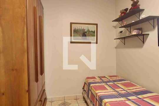 Quarto 2 de casa à venda com 3 quartos, 272m² em Vila Pires, Santo André