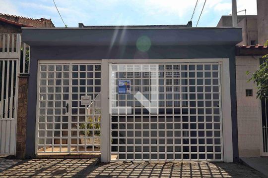 Fachada de casa à venda com 3 quartos, 272m² em Vila Pires, Santo André