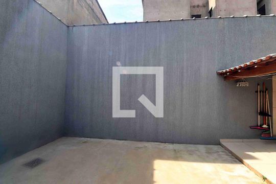 Quintal de casa à venda com 3 quartos, 272m² em Vila Pires, Santo André