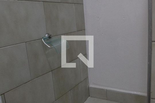 Banheiro de apartamento para alugar com 2 quartos, 40m² em Bom Retiro, São Paulo