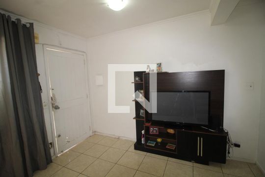 Sala de casa de condomínio para alugar com 3 quartos, 102m² em Rio Branco, Canoas