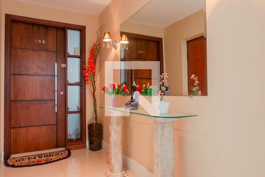 Sala de apartamento à venda com 3 quartos, 146m² em Vila Moinho Velho, São Paulo