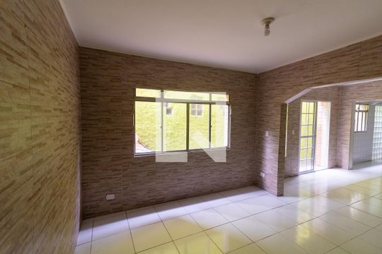 Casa à venda com 3 quartos, 200m² em Cidade Antônio Estevão de Carvalho, São Paulo