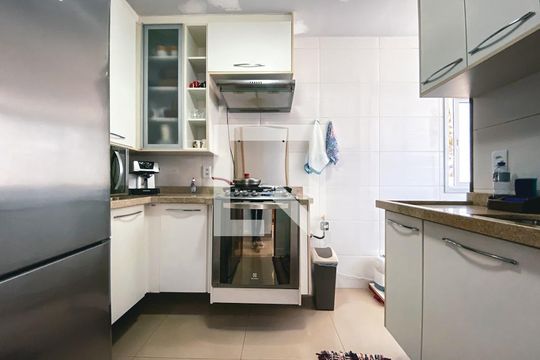Cozinha de apartamento à venda com 2 quartos, 58m² em Jardim Jaqueline, São Paulo
