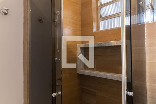 Banheiro de apartamento para alugar com 1 quarto, 43m² em Liberdade, São Paulo