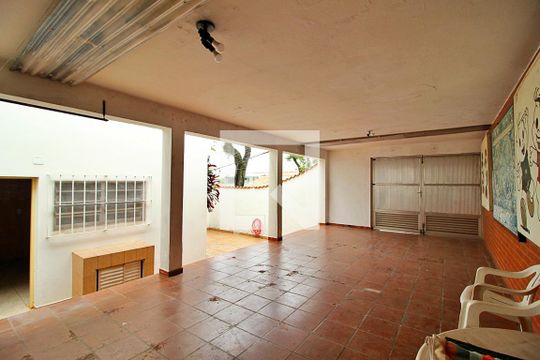 Área de Serviço / Quintal / Garagem de casa à venda com 2 quartos, 200m² em Campestre, Santo André